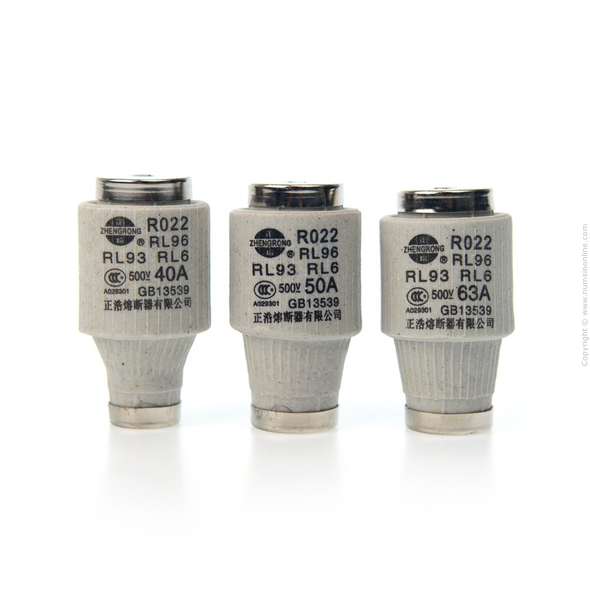 ลูกฟิวส์กระเบื้องอย่างดี E33 40A 50A 63A