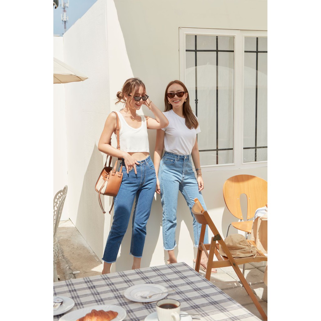 Sis storyกางเกงยีนส์ ขายาวเต่อเอวสูง ทรงบอยผ่าข้าง Sis509 Lisa Cropped Slim Fit Jeans with Slit Hem