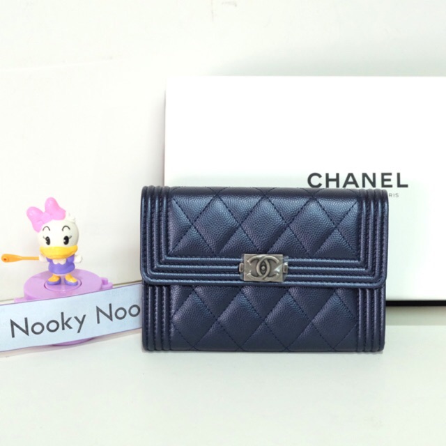 Chanel boy medium wallet 💯%