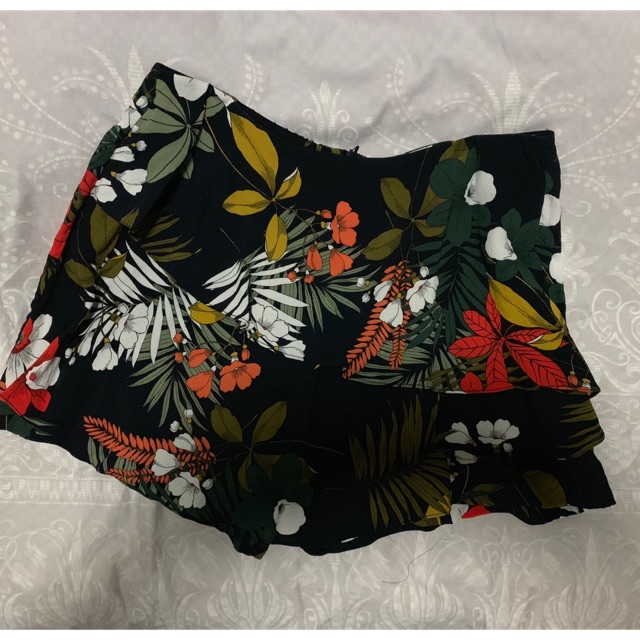 กางเกงขาสั้น Zara
