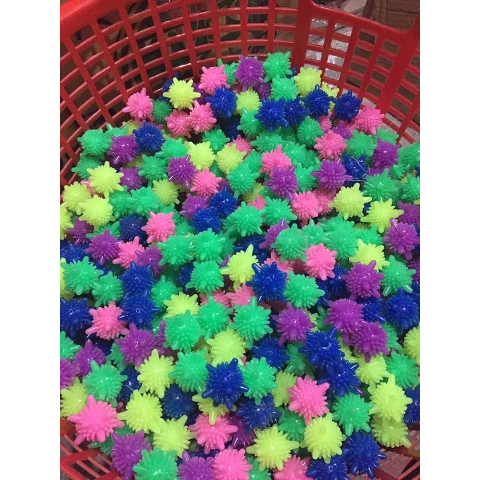 LAUNDRY BRIDGE - LAUNDRY BALL TO DISSOLVES