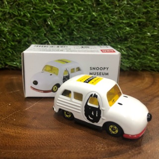 รถเหล็ก TOMICA LIMITED SNOOPY CAR (SNOOPY MUSEUM TOKYO) - กระจกเหลือง ของใหม่ แท้100%