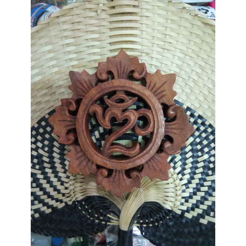 Omkara Sang Hyang Widhi Wasa Script แกะสลักจอแสดงผล