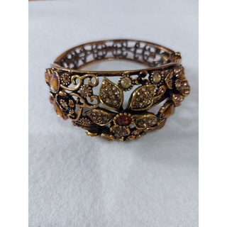 กำไลข้อมือแฟชั่นลานดอกไม้ สวยหรูดูแพง พร้อมส่ง