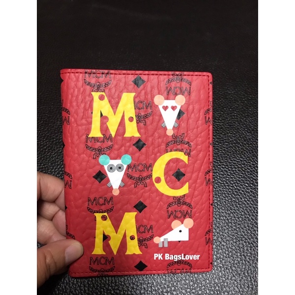 กระเป๋าใส่พาสปอร์ต MCM Passport Holder