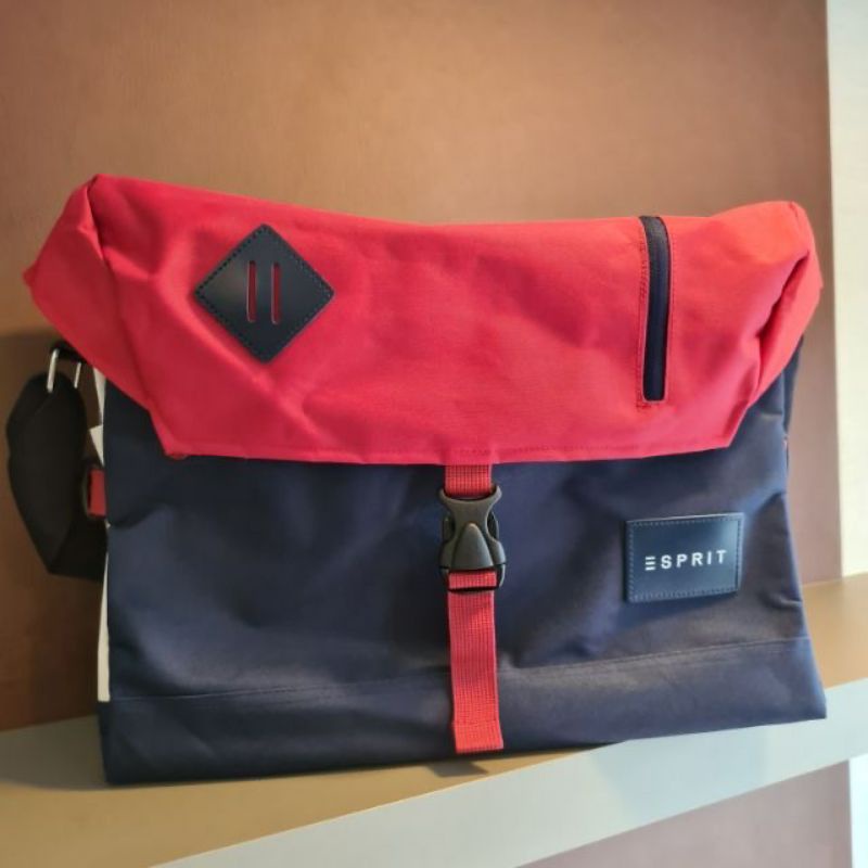 กระเป๋า Esprit Carryall Bag (ของแท้100%) (พร้อมส่ง🎉)