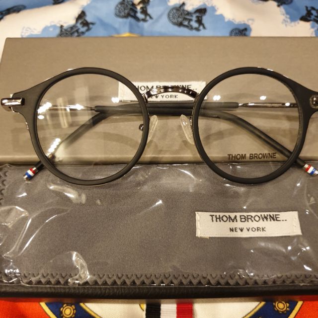 กรอบแว่นคะ Thom Browne