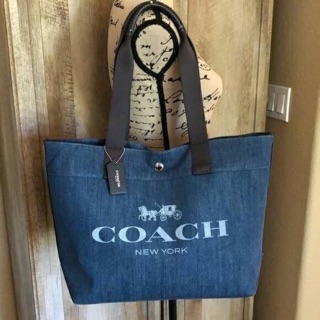 TOTE WITH HORSE AND CARRIAGE (COACH F25902)