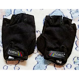 ถุงมือฟิตเนส ถุงมือยกน้ำหนัก ถุงมือออกกำลังกาย Fitness Glove ถุงมือจักรยาน