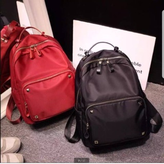 กระเป๋าเป้สีแดง ปักหมุดด้านหน้า (โดนน้ำได้) *พร้อมส่ง*