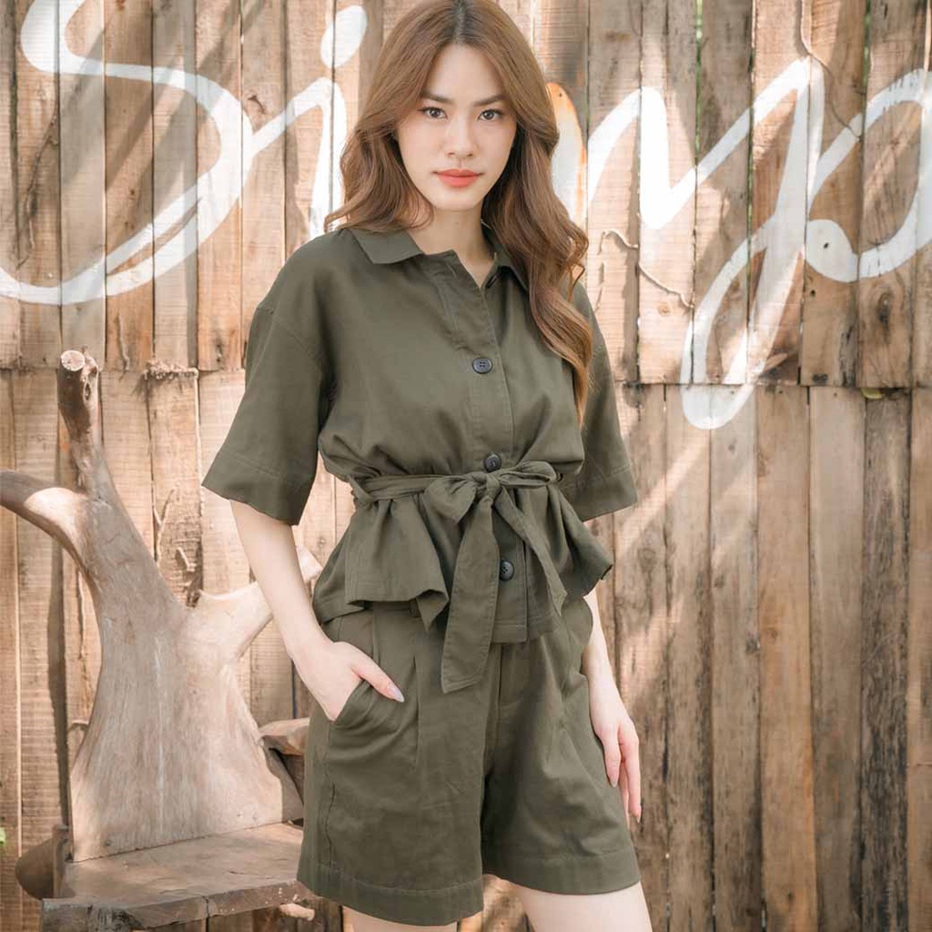 haas เบลาส์ เสื้อผู้หญิง ทรงเชิ้ต และ กางเกงขาสั้น ผ้าเกาหลี HNSU2922 & HFST2880