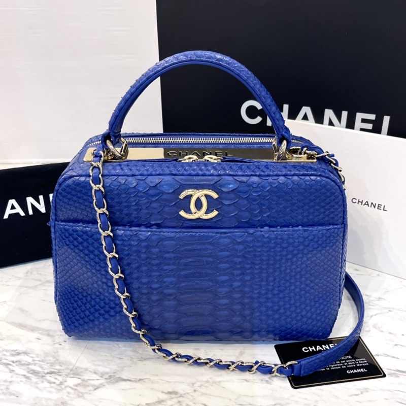 Chanel Trendy Medium Electric Blue Holo20โซ่ทอง ไซส์ใช้งานได้จริง สีสวยสะพรึง ชอปไป 3 แสนนะคะ เอาไปราคาแลมป์เลย สวยในสวย