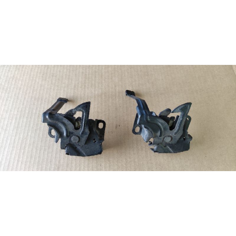 Honda stream RN1 RN3 RN5 สลักล็อคฝากระโปรงหน้า