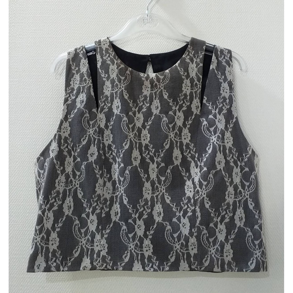 NARIT เสื้อครอป แบรนด์ดีไซเนอร์ไทย แต่งผ้าลูกไม้ด้านนอก Size L อกกว้าง 33 นิ้ว มือ 2 สภาพใหม่