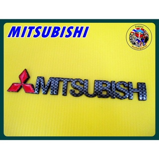 โลโก้  -  MITSUBISHI พื้นลายตาราง  ขนาด15x2cm.