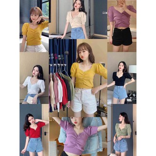 (พร้อมส่ง)เสื้อครอปแขนสั้นคอสามเหลี่ยมดีเทลแต่งเชือกผูกหน้า ขอบเสื้อแต่งสายมุ้งมิ้งสีน่ารักมาก
