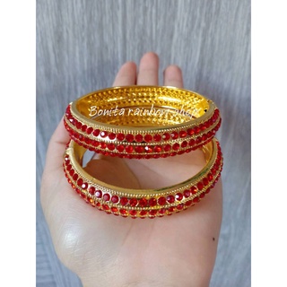 กำไลข้อมือสีทอง ประดับพลอยสีแดง ประดับคู่กับชุดไทย เครื่องประดับชุดไทย กำไลข้อมือเจ้าสาว