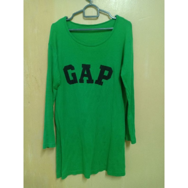 เสื้อยืด Gap Preloved