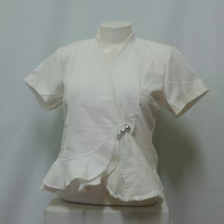 เสื้อบัวบานสีขาวงานสวย