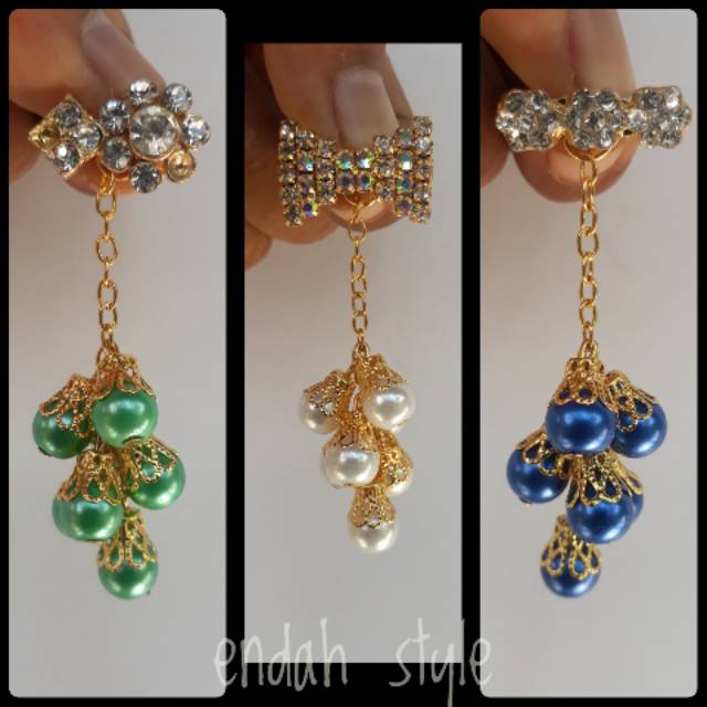 MOLITA CHIN BroCH***