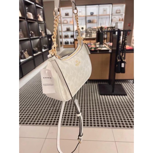 พร้อมส่งที่ไทยCoach Teri Shoulder Bag In SignatureStyle No. CA548