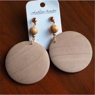 ต่างหูไม้ทรงกลม | Round Wood earrings