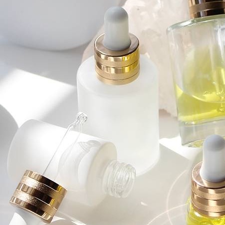 ขวดแก้วดรอปเปอร์สีใสขุ่น ขนาด 20ml  คอ20 ปกป้องจากแสงภายนอก ทนต่อสารเคมีดีเยี่ยม แพ็กเกจเครื่องสำอาง ขวดบรรจุภัณฑ์