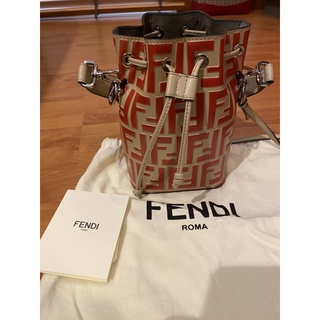 กระเป๋า Fendi แท้ ทรงจีบ