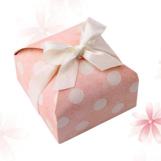 กล่องของขวัญสีชมพูลายจุด • Pink polka dot Gift Box