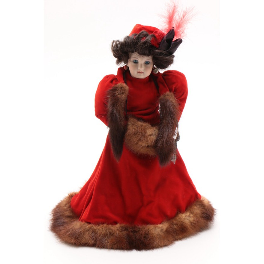 15 นิ้ว พร้อมส่งในไทย-ส่งฟรี  Mildred Seeley "Ice Skater" Porcelain Dolls with Doll Stand ตุ๊กตาดินเ