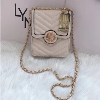 สินค้าพร้อมส่ง ลินทรงกล่อง กระเป๋าสะพายข้าง LY N กล่องนม สายโซ่ ทรงโฟน รุ่นตามหา มีถุงผ้า ป้ายแบรนด์ ถุงกระดาษ