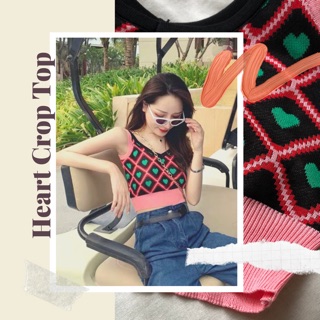 ❣️Heart Crop Top ครอปไหมพรมลายหัวใจ สดใสน่ารักที่สุด ตัวนี้ใส่แมทช์กับกางเกงยีนส์เอวสูง ได้ลุคสาวเกาหลีคิวท์ๆเลยจ้า