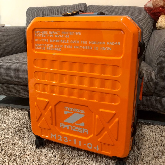 กระเป๋าเดินทาง Mendoza panzer สีส้ม มีตำหนิตามการใช้งาน(รอยถลอกนิดหน่อย) ใช้งานมา3-4ครั้ง สภาพใช้งานได้ปกติ อุปกรณ์ครบ