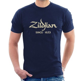 T-shirt  Zildjian Since 1623 เสื้อยืดลําลอง สําหรับผู้ชาย แขนสั้น คอกลม พิมพ์ลาย Inspired Drummer Cymbals สีกรมท่าS-5XL