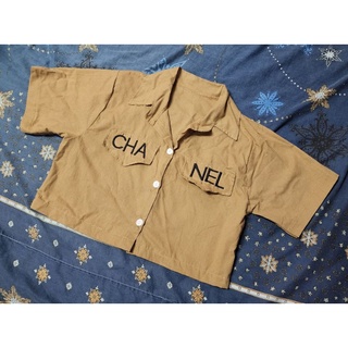 เสื้อครอป คอปก กระเป๋าแต่งCHANEL 🤎