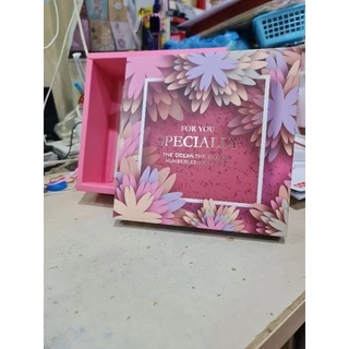 กล่องของขวัญ แยกเฉพาะกล่อง ขนาดM มีหลายลายครับ