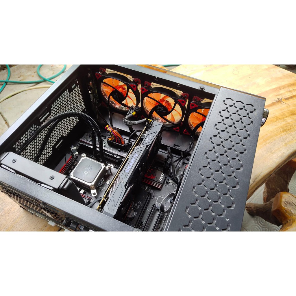 คอมประกอบสุดเทพ i7-7700K GTX 1070 g1 gaming RAM16gb/2133