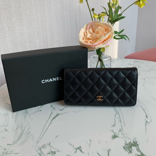 Used Chanel bifold wallet holo 21