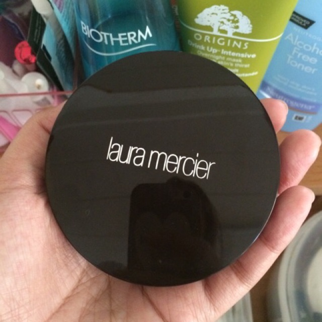 แป้งlaura mercier smooth finish foundation powder