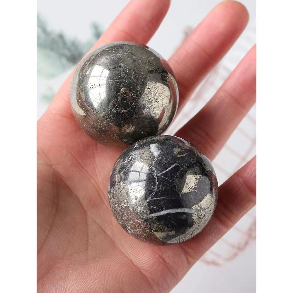 ไพไรต์ (Bringer of Luck) Pyrite Sphere Peruvian Pyrite Crystal Ball 40mm