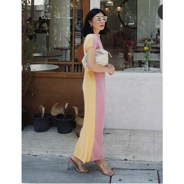 ถูกมากกกก มือหนึ่ง ของใหม่ Pleated dress ของ the. studiox2