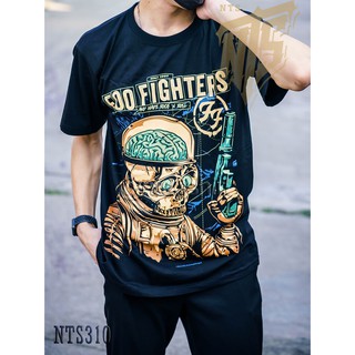 เสื้อยืดคอกลม 310 Foo Fighters เสิ้อยืดดำ เสื้อยืดชาวร็อค เสื้อวง New Type System  Rock brand Sz. S M L XL XXLS-3X