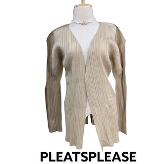 เสื้อแจ็คเก็ตแขนยาว Pleats Please Issey Miyake คอกลม แขนยาว โพลีเอสเตอร์ 100% ผลิตในประเทศญี่ปุ่น หายากและแพงมากๆ