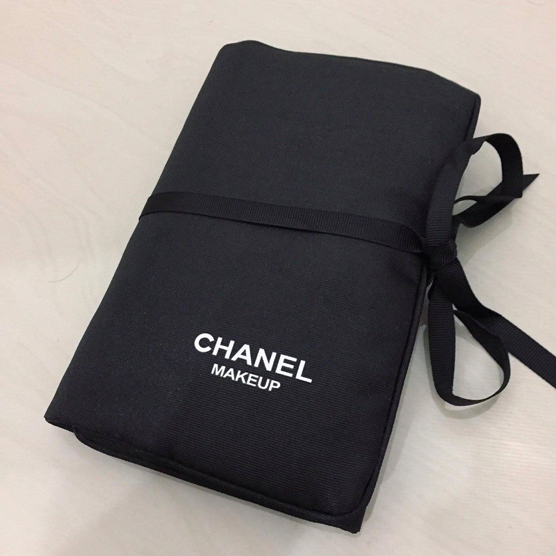 CHANEL Beaute VIP Gift Folding Makeup Bag with Mirror
