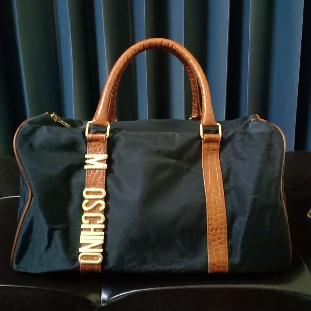 กระเป๋า Moschino ของแท้