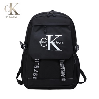 Calvin Klein ของแท้ 100% กระเป๋าเป้สะพายหลัง กระเป๋านักเรียน พิมพ์ลายโลโก้ ขนาดใหญ่ สําหรับผู้ชาย และผู้หญิง