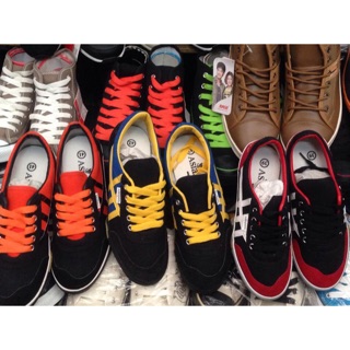 รองเท้าผ้าใบ รองเท้าผ้าใบแฟชั่น มีหลายสีให้เลือก