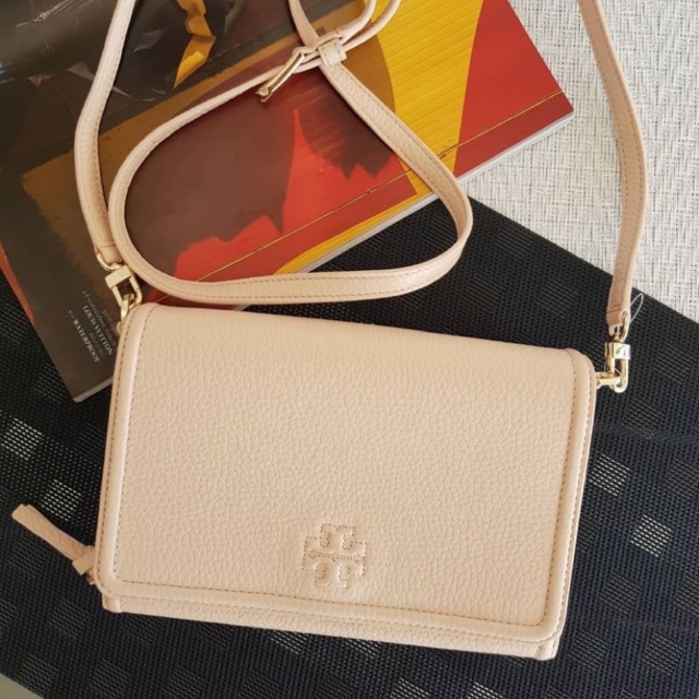 tory burch thea flat wallet crossbody