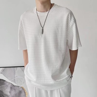 เสื้อยืดแฟชั่นเกาหลีสีพื้นพิมพ์ลายวาฟเฟิลสําหรับผู้ชาย