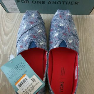 Sale!! รองเท้า TOMS ของใหม่ ของแท้100%  **ถูกกว่าป้ายจาก shop 20%**